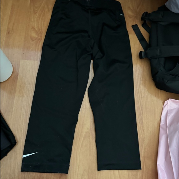 Nike Pro Cropped Leggings - Picture 3 of 3